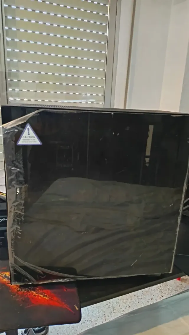 Caja y Placa Base Asus B650