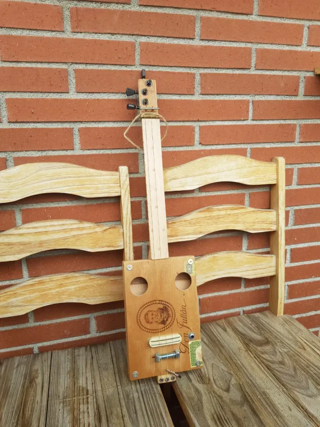 Cigar Box Guitar