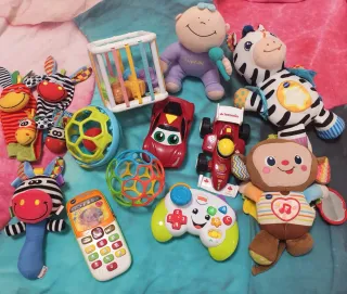 Lote Juguetes Bebé: Coche, Teléfono, Peluches