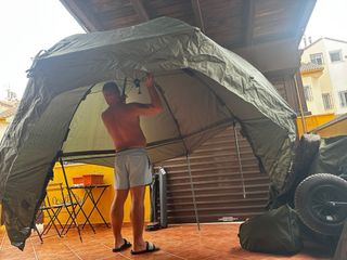 Faldón paraguas de pesca con todos sus accesorios