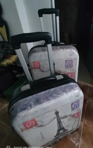 2 Maletas Viaje rígidas, con 4 Ruedas.