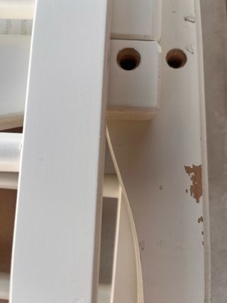 Cuna de madera blanca