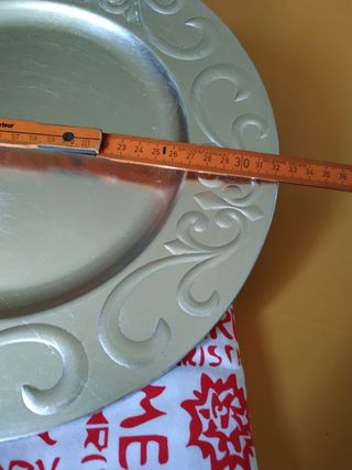 Centrotavola con tovaglia di Natale