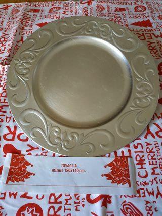 Centrotavola con tovaglia di Natale