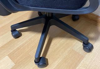 Silla de oficina ergonómica negra