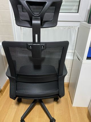 Silla de oficina ergonómica negra