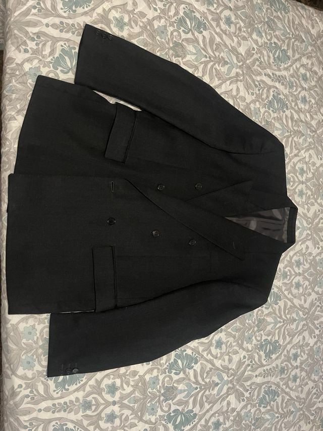 Traje gris marengo con chaqueta cruzada