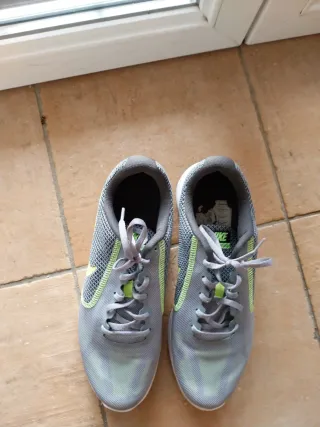 Scarpe da ginnastica Nike grigie e verdi