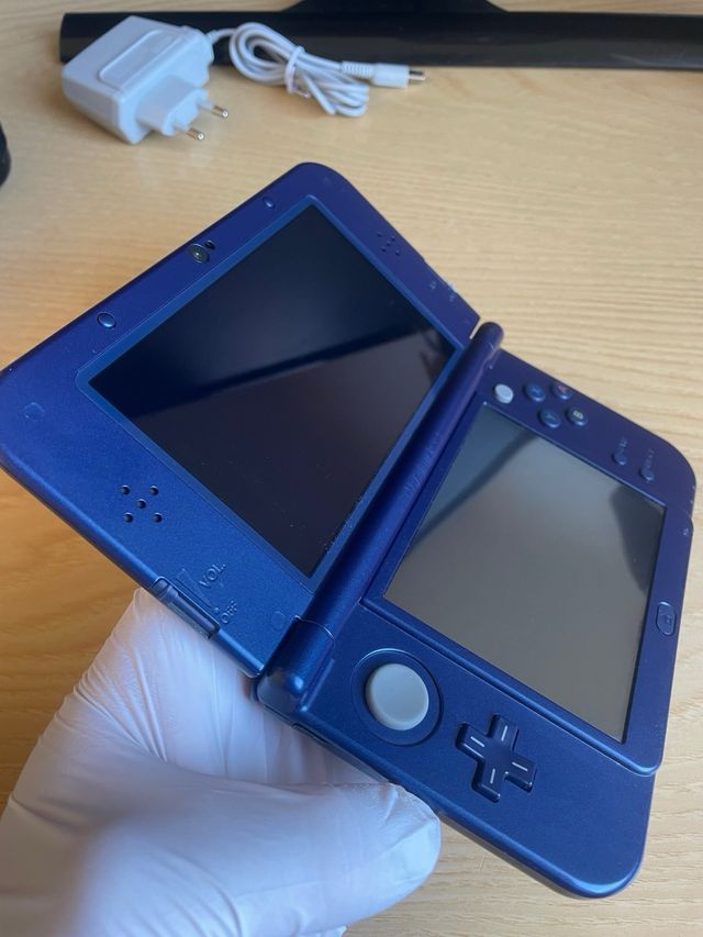 New Nintendo 3DS XL Blu