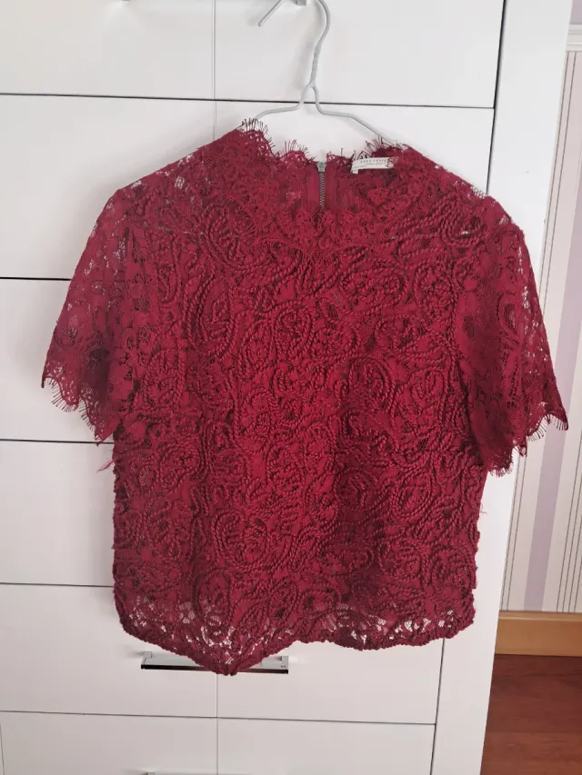 Blusa granate encaje transparente