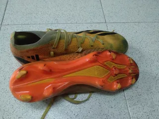Zapatillas Fútbol Naranja y Amarillo
