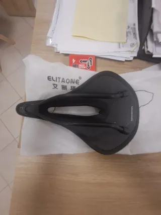 Sella bici carbonio nuova