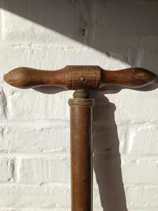 Bomba de aire antigua