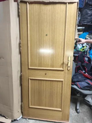 Puerta blindada madera