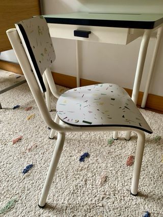 Escritorio y silla infantil Les Gambettes