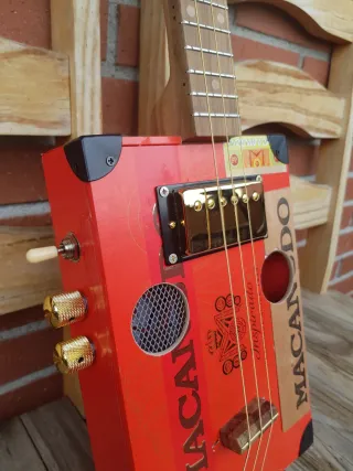 Cigar Box Guitar