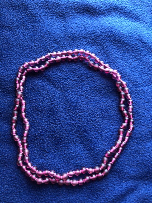 Collana lunga perline trasparenti rosa viola