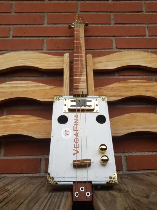 Cigar Box Guitar