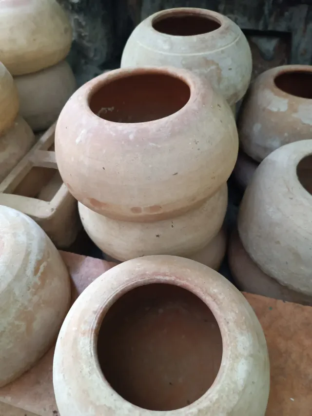 Comederos y bebederos de barro