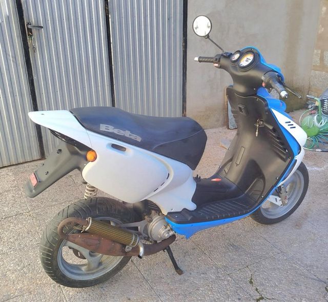 Beta Ark 49cc Scooter