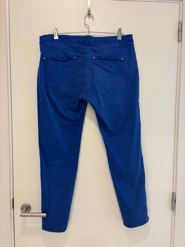 Pantalón tobillero Mango azul klein