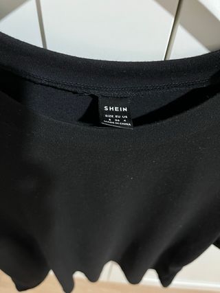 Camiseta negra Shein manga corta bordada