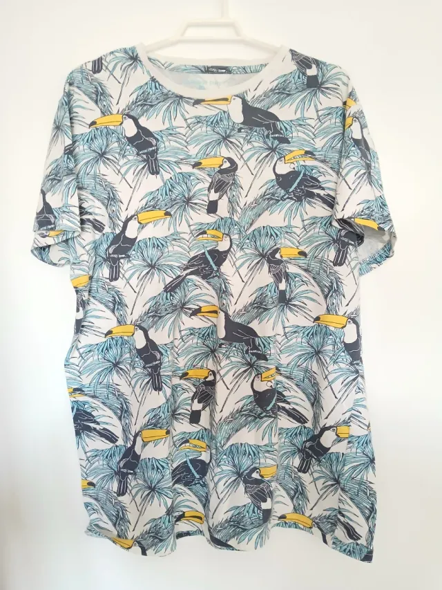 Camiseta  Estampada Tucanes y Palmeras