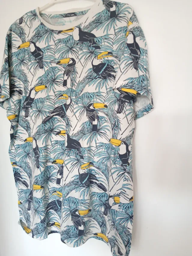 Camiseta  Estampada Tucanes y Palmeras