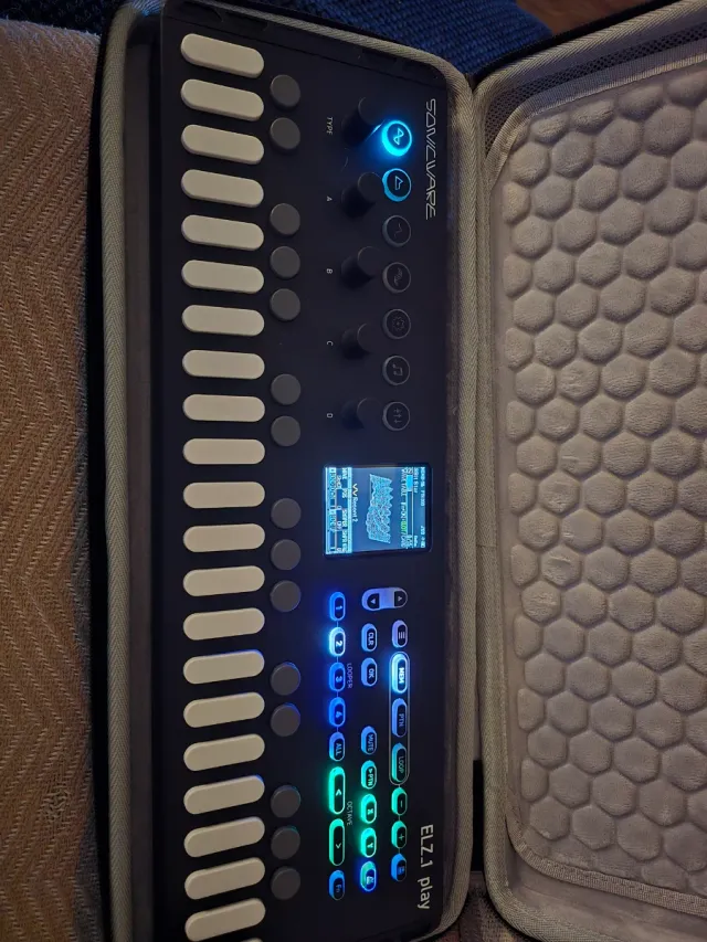 Sonicware ELZ1 Play V2 + Funda