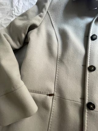 Abrigo gris claro