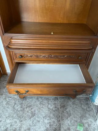 Mueble de salón con cajones de madera