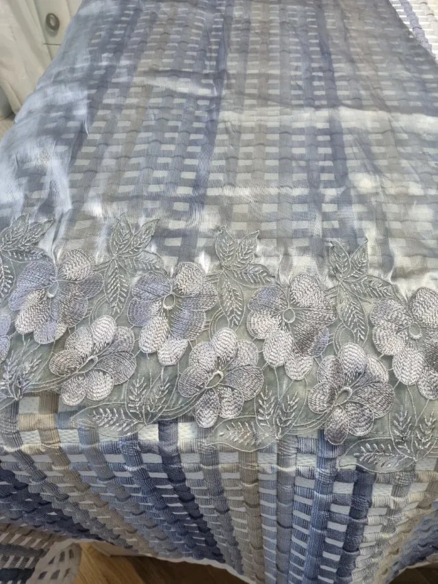 Echarpe de organza gris y rojo