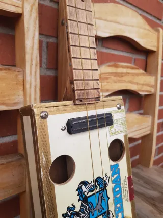 Cigar Box Guitar