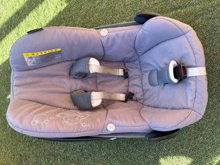 Maxi-Cosi Bébéconfort con la base ISOFIX FamilyFix