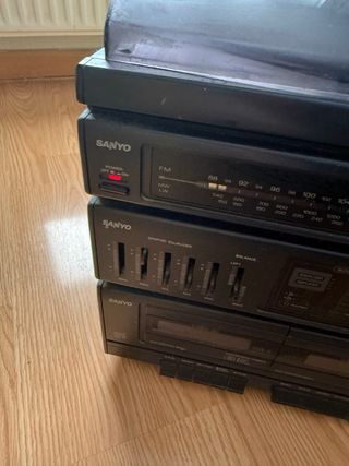 Mini cadena Sanyo negra