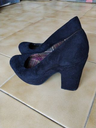 Scarpe nere con tacco Primadonna n. 37