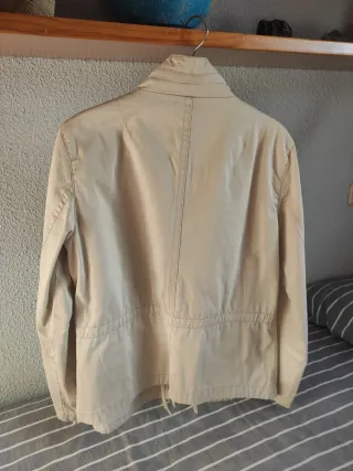 Parka Mango entretiempo beige
