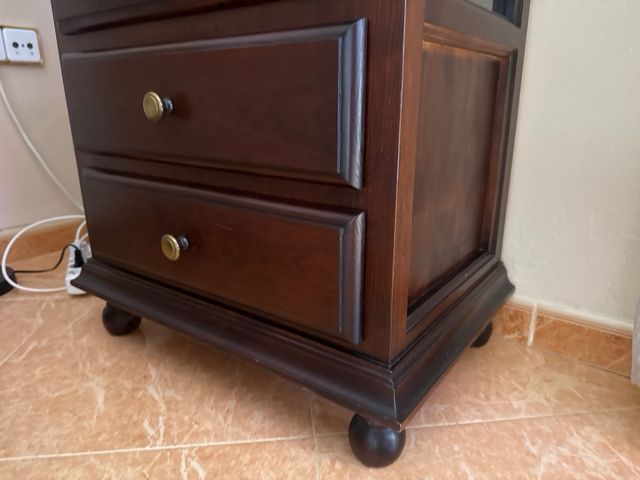 Vitrina de madera y cristal pino nogal