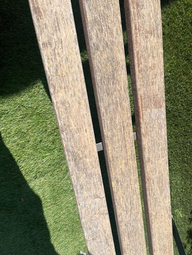 Banco de madera y metal