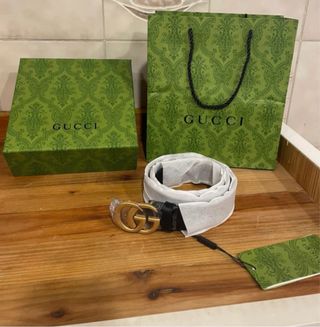 Cintura Gucci GG Marmont in oro nero