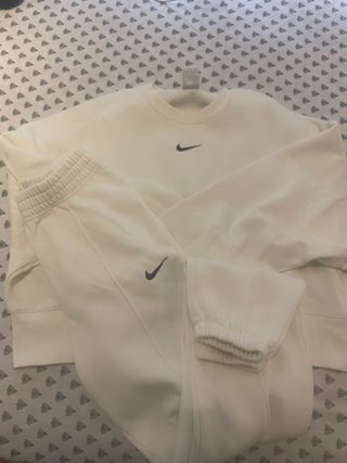 Conjunto Nike Sudadera y Pantalón Blanco