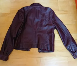 Cazadora de piel MNG color vino