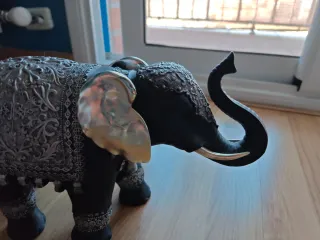 Figura de elefante decorativo