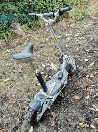 Patinete eléctrico con asiento