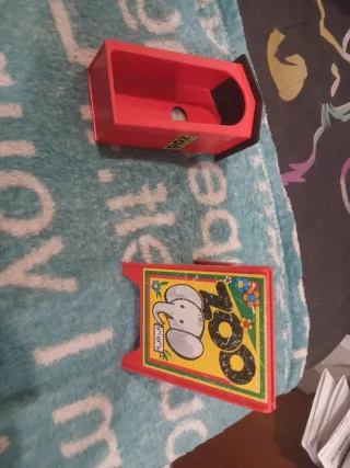 Caseta y cartel Zoo Playmobil Todo 3,50€