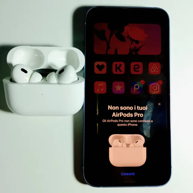 AirPods Pro 2 usb-c wireless charging spedi dispon