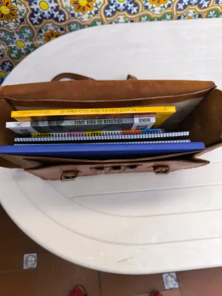 Maletín de cuero marrón