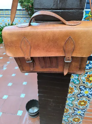 Maletín de cuero marrón