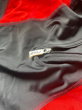 Tritraje 2XU sin mangas Talla L
