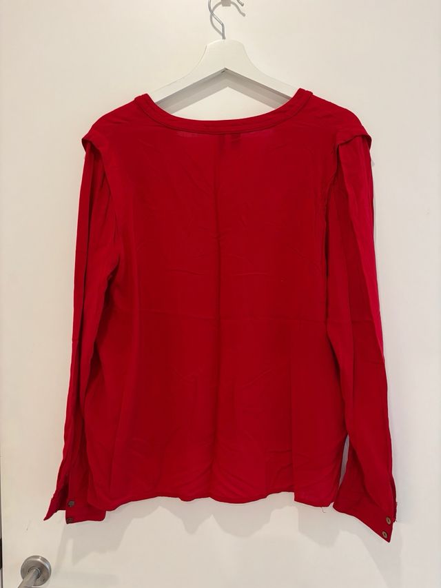 Blusa Mango cuello pico roja